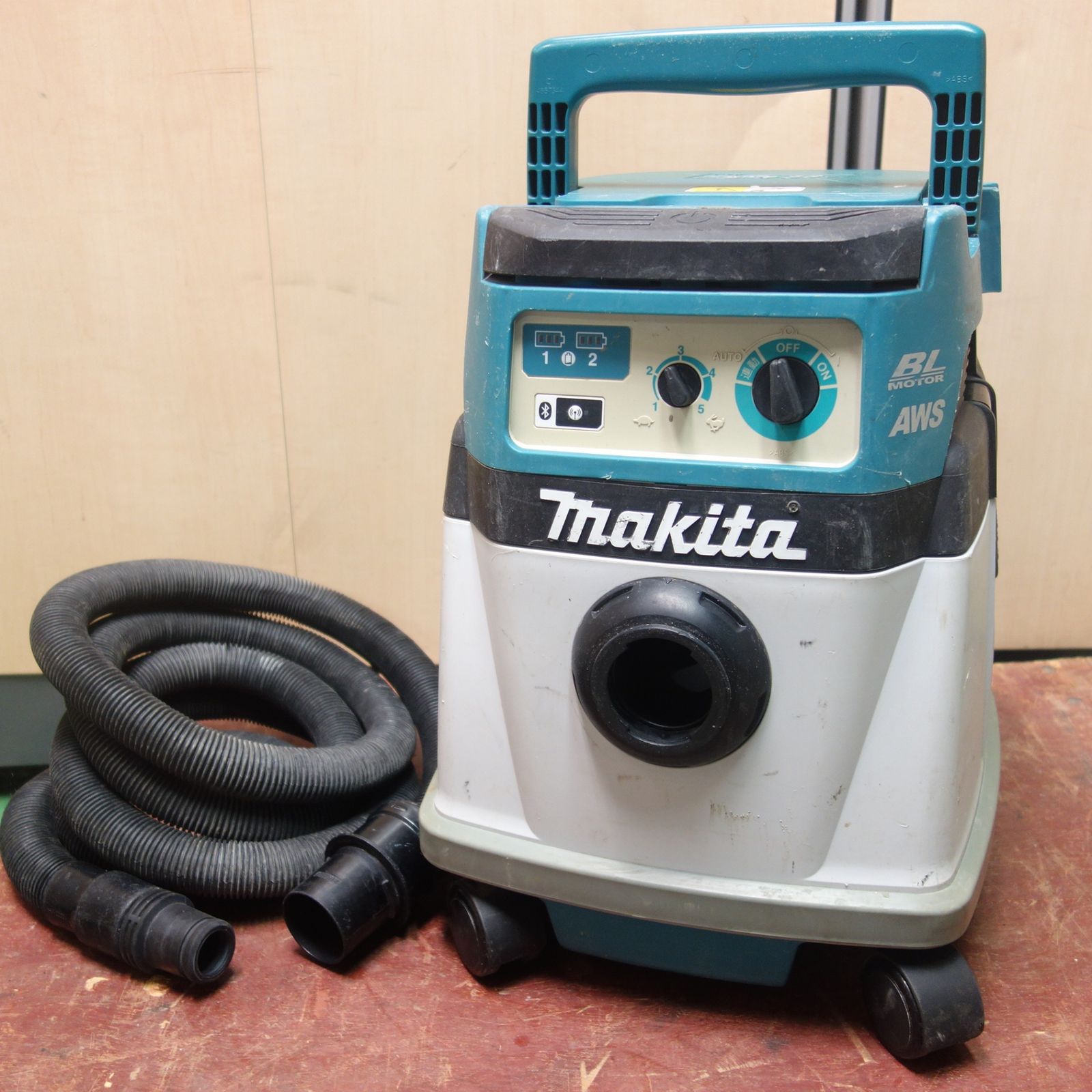 送料無料] 付属品付き☆マキタ 粉じん 専用 業務用 充電式 集じん機 