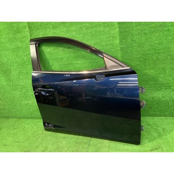 なおさん専用 アクセラ BM5AS 右フロントドア 15S 4WD サンゴバン M440 BHY0-58-02XF 42M