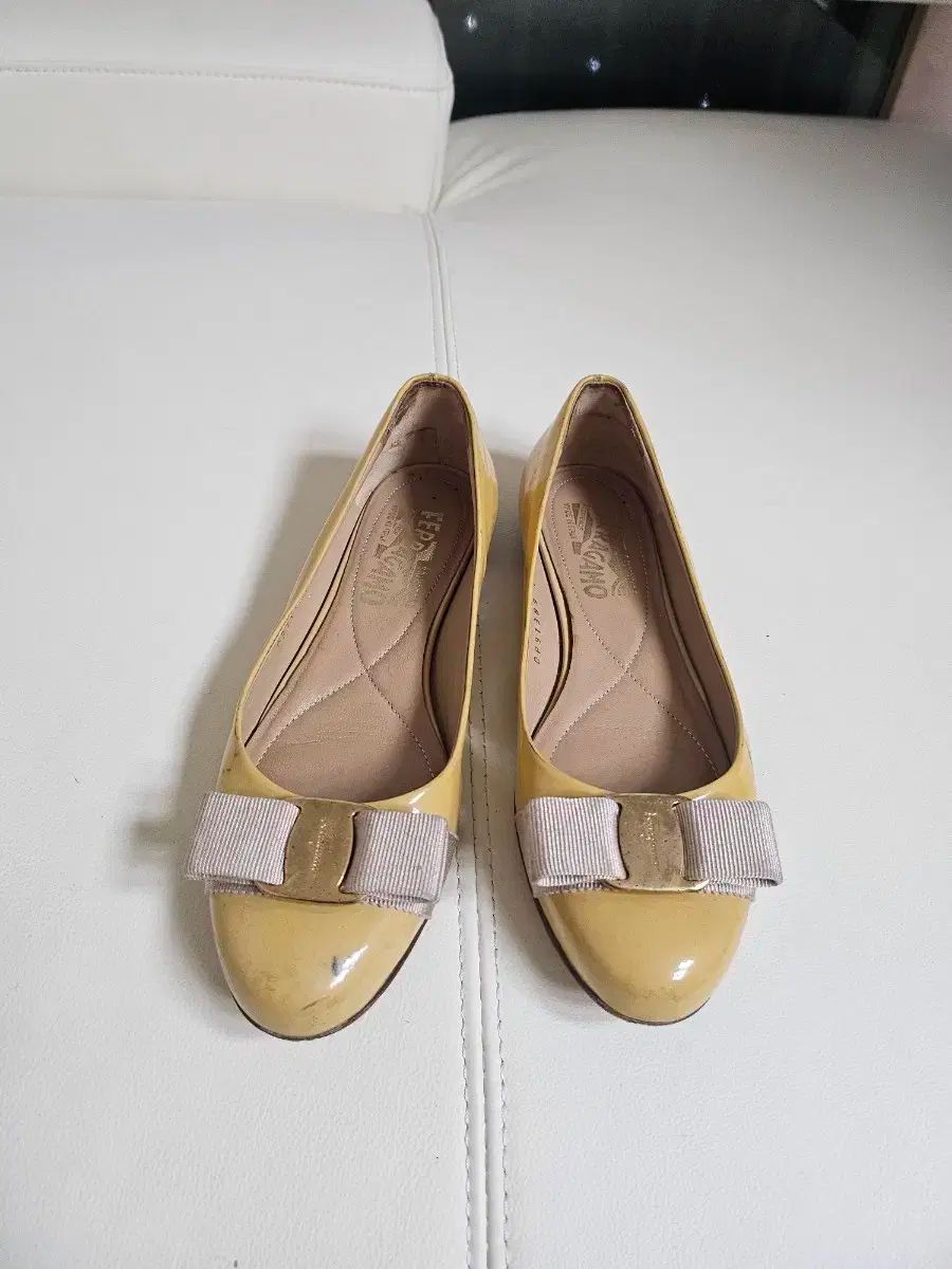 FERRAGAMO フェラガモ フラットシューズ 225