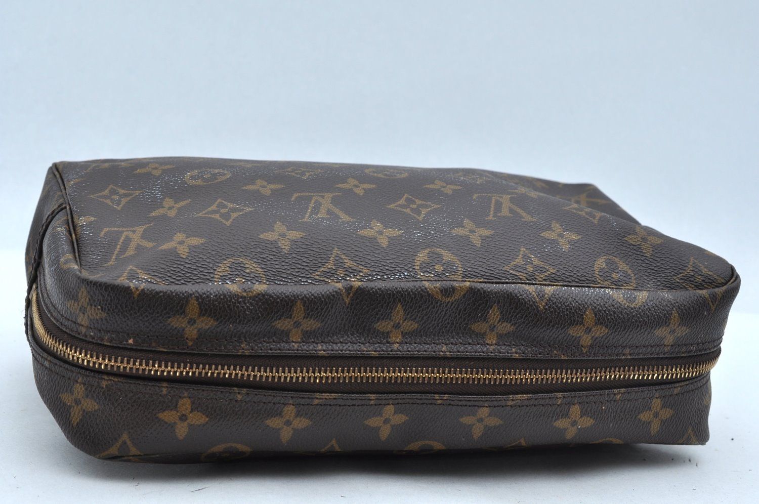 LOUIS VUITTON ルイヴィトン トゥルース トワレット28 モノグラム ルイヴィトン（LOUIS VUITTON）モノグラム トゥルース