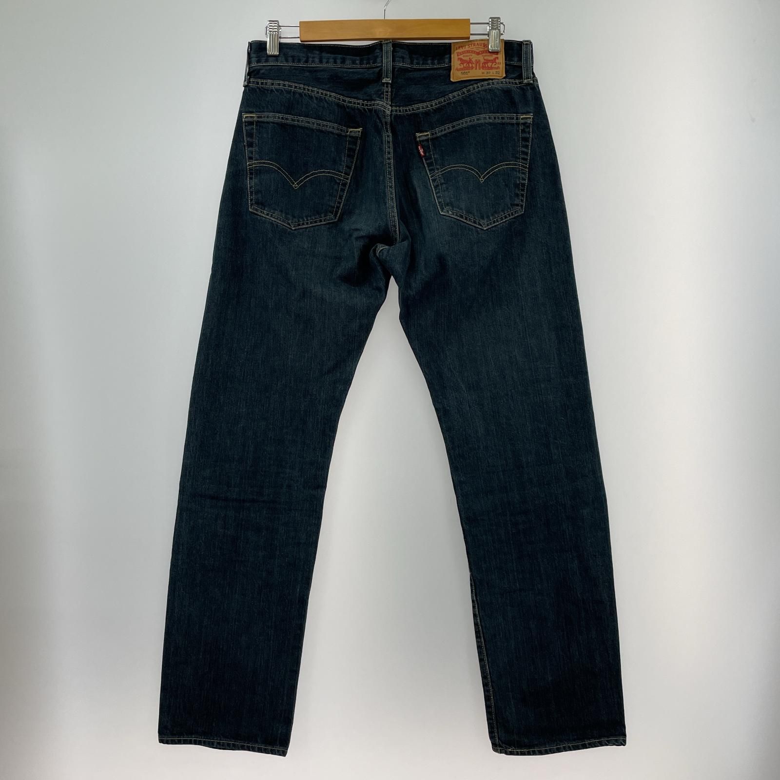 Levi's ダークブルーストレートジーンズ Levi's ダークブルー