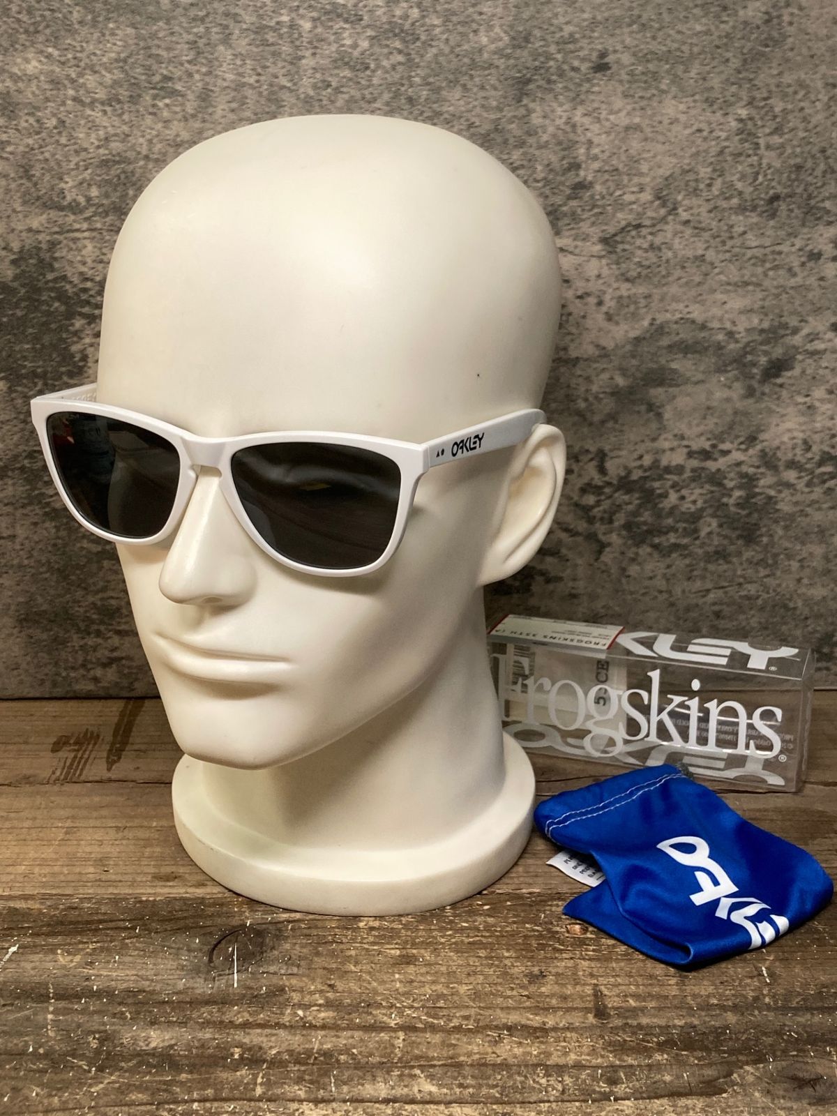 IP538 オークリー OAKLEY フロッグスキン FROGSKINS アイウェア サングラス 白 PRIZM