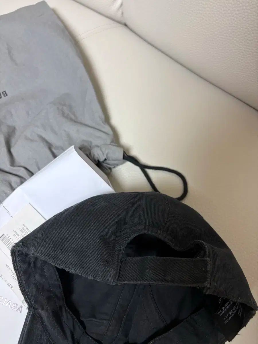 バレンシアガ ヴィンテージ ブラック ベースボールキャップ