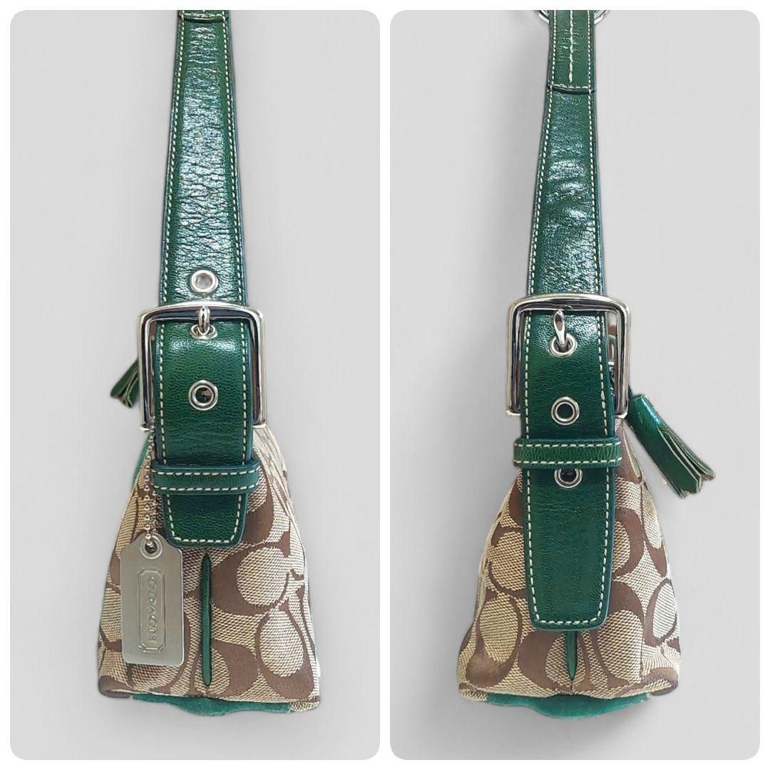 極美品 未使用級 コーチ アクセサリーポーチ シグネチャー