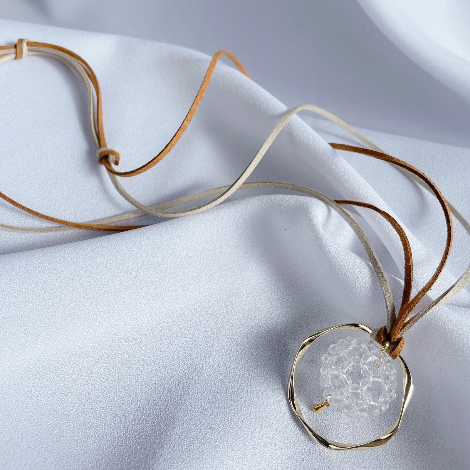 flowing energy circle necklace-Crystal quartz- フラーレン