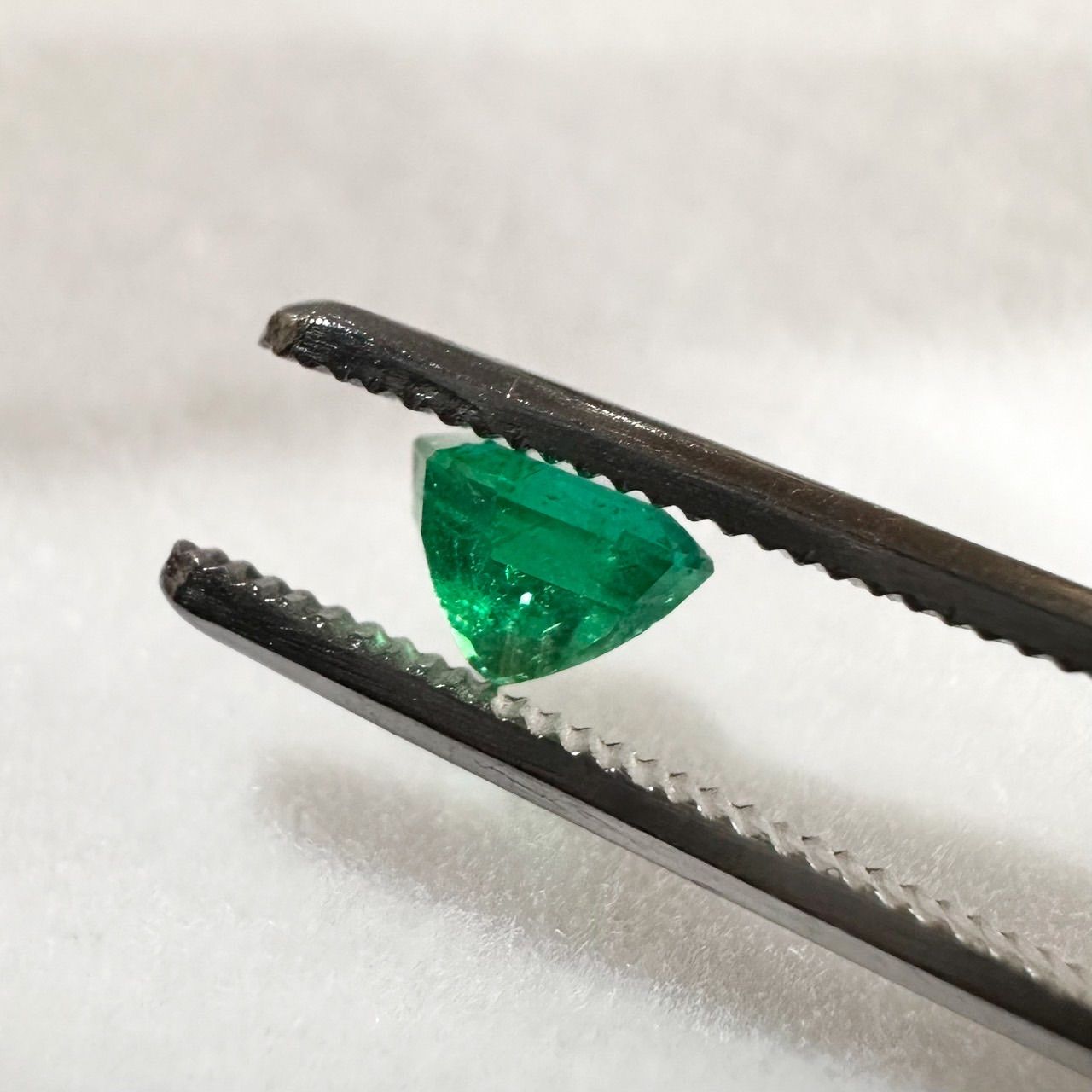 天然 エメラルド ルース 0.662ct 裸石 - メルカリ