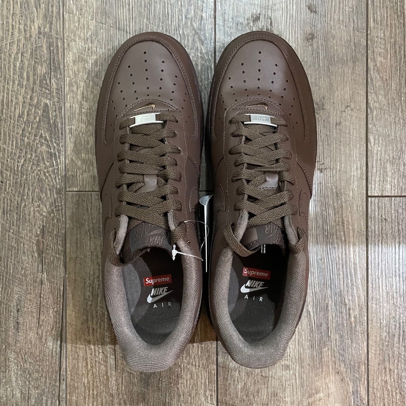 新品 国内正規 SUPREME NIKE AIR FORCE 1 BAROQUE BROWN/BAROQUE BROWN 