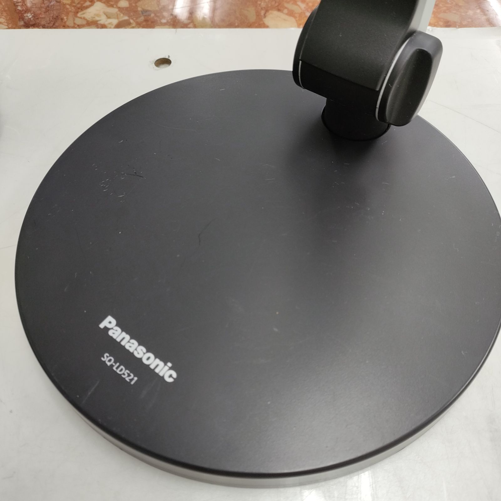 ◆パナソニック◆LED照明 デスクスタンド SQ-LD521 ホワイト 2016年製 中古品 動作品 状態良好 ◇ Panasonic LED デスクスタンドライト SQ-LD521-S - メルカリ