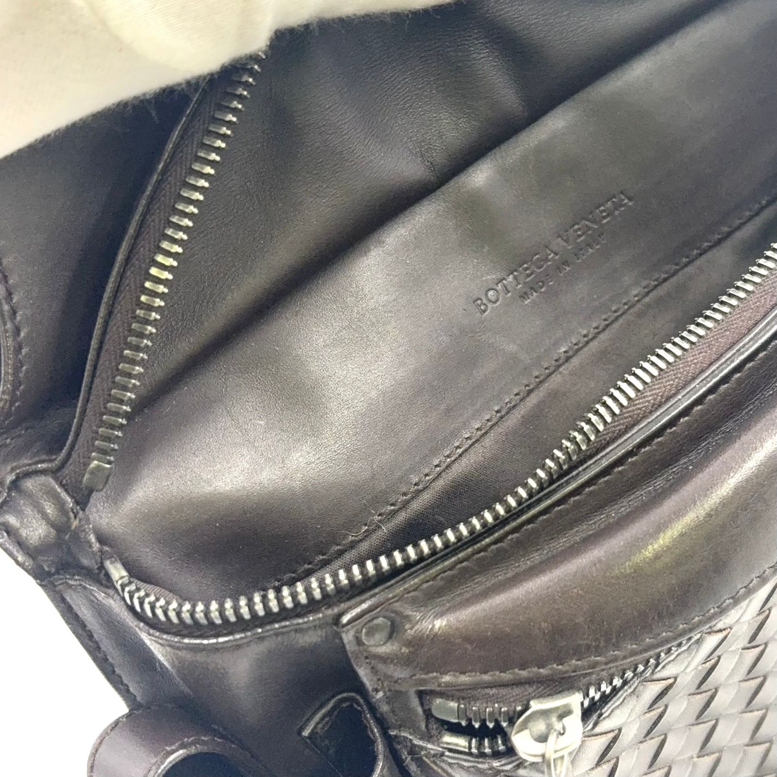 BOTTEGA VENETA イントレチャート レザー ブラウン ボディバッグ 121604V46512040 DECORATOM_COM_BR