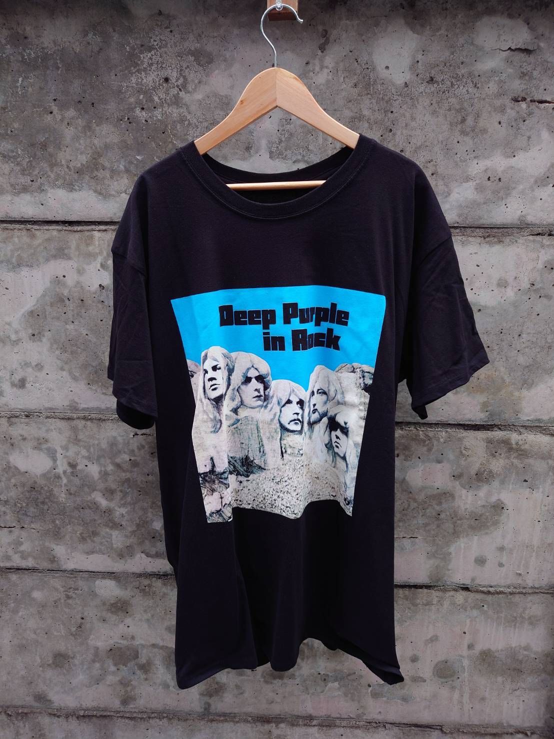 ディープパープル_DEEP PUPPLE  新品オフィシャルTシャツ　IN ROCK バックプリント無し