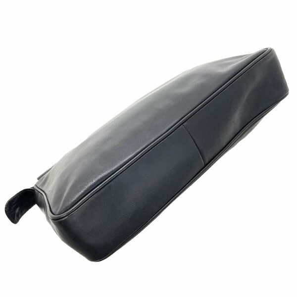 グッチ セカンドバッグ ロゴチャーム クラッチバッグ レザー 革 ブラック 黒 004 256 GUCCI ポーチ マルチポーチ バッグインバッグ 小物入れ バッグ バック カバン 鞄 メンズ 紳士 男性 WWW_KARIMZIABAT_FR