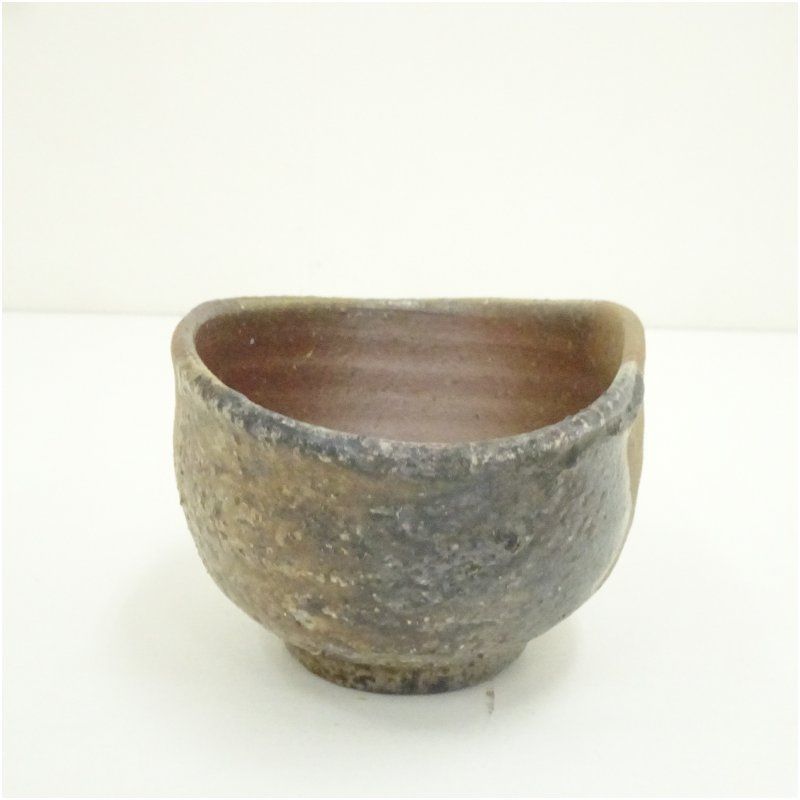 備前焼 夕立受窯 的野求造 茶碗（箱付） 茶道 抹茶 おしゃれ 抹茶茶碗