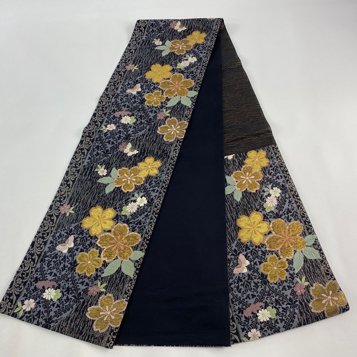 名古屋帯 美品 秀品 紬地 七宝 花 相良刺繍 ベージュ 正絹 【中古