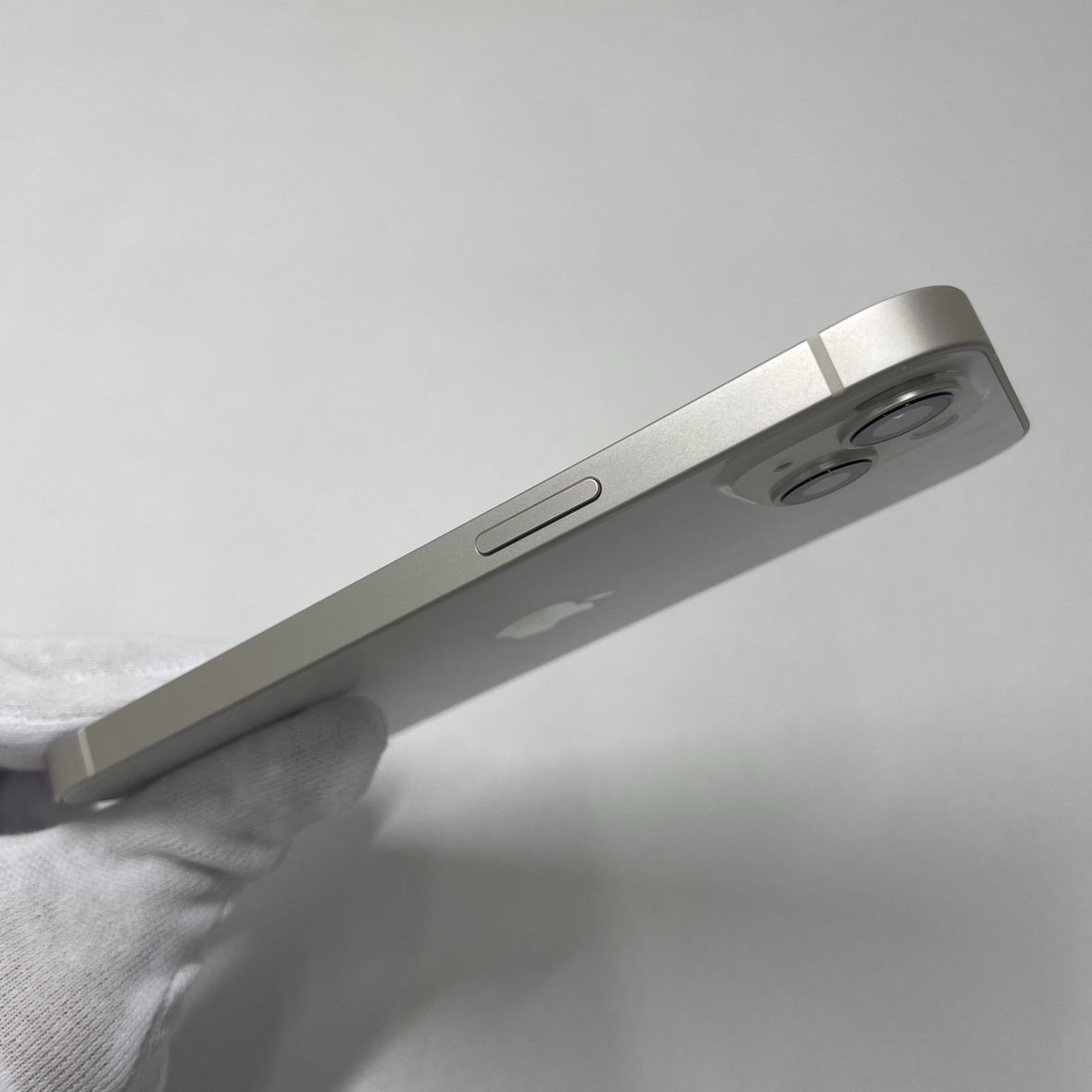 中古品】極美品 アップル iPhone13 128GB MLND3J/A スターライト 中古品】極美品 アップル iPhone13 128GB MLND3J/A スターライト