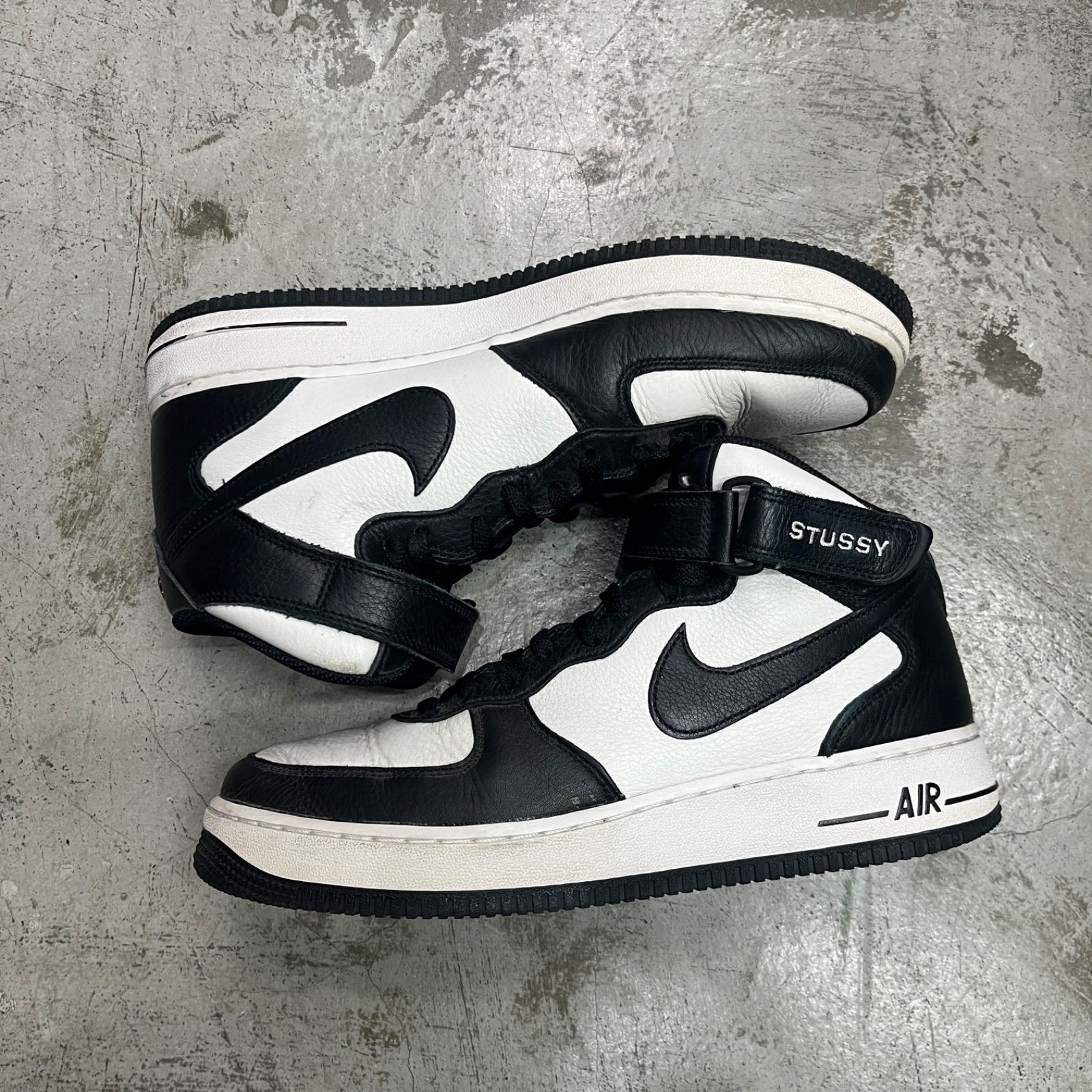 Stussy NIKE Air Force 1 Mid Black and Light Bone コラボ エア