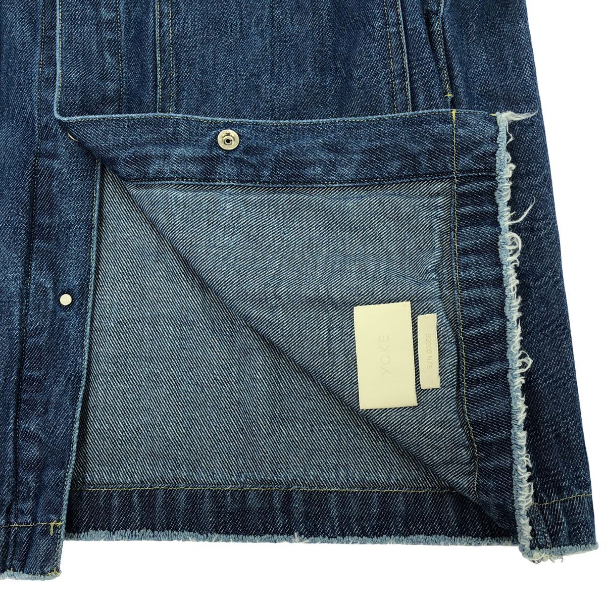 YOKE DETACHABLE POCKET DENIM JACKET(YK21SS0196B) style