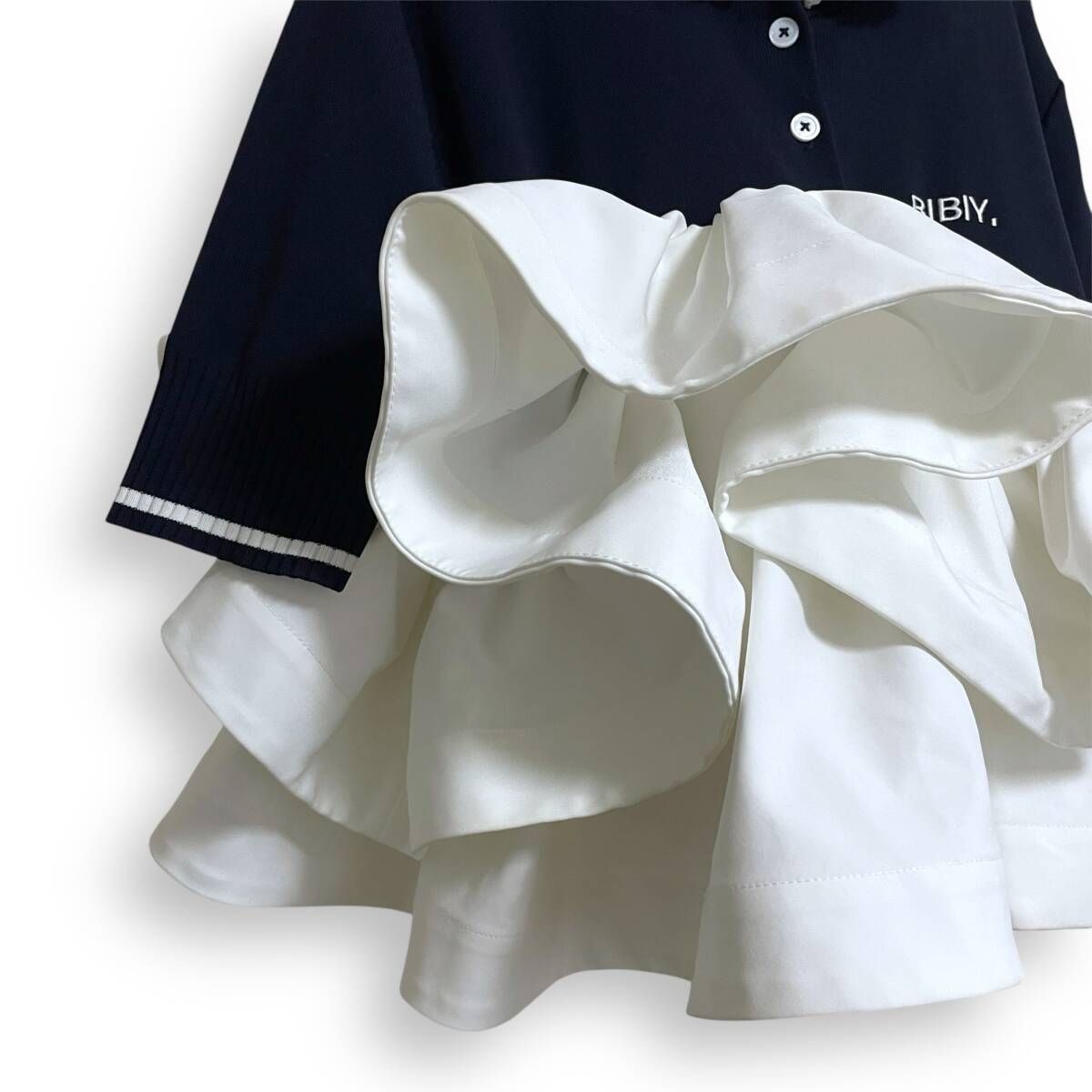 内タグ有り Bibiy. ROSIEPEPURAMUTOP ビビィ ペプラム トップ 半袖