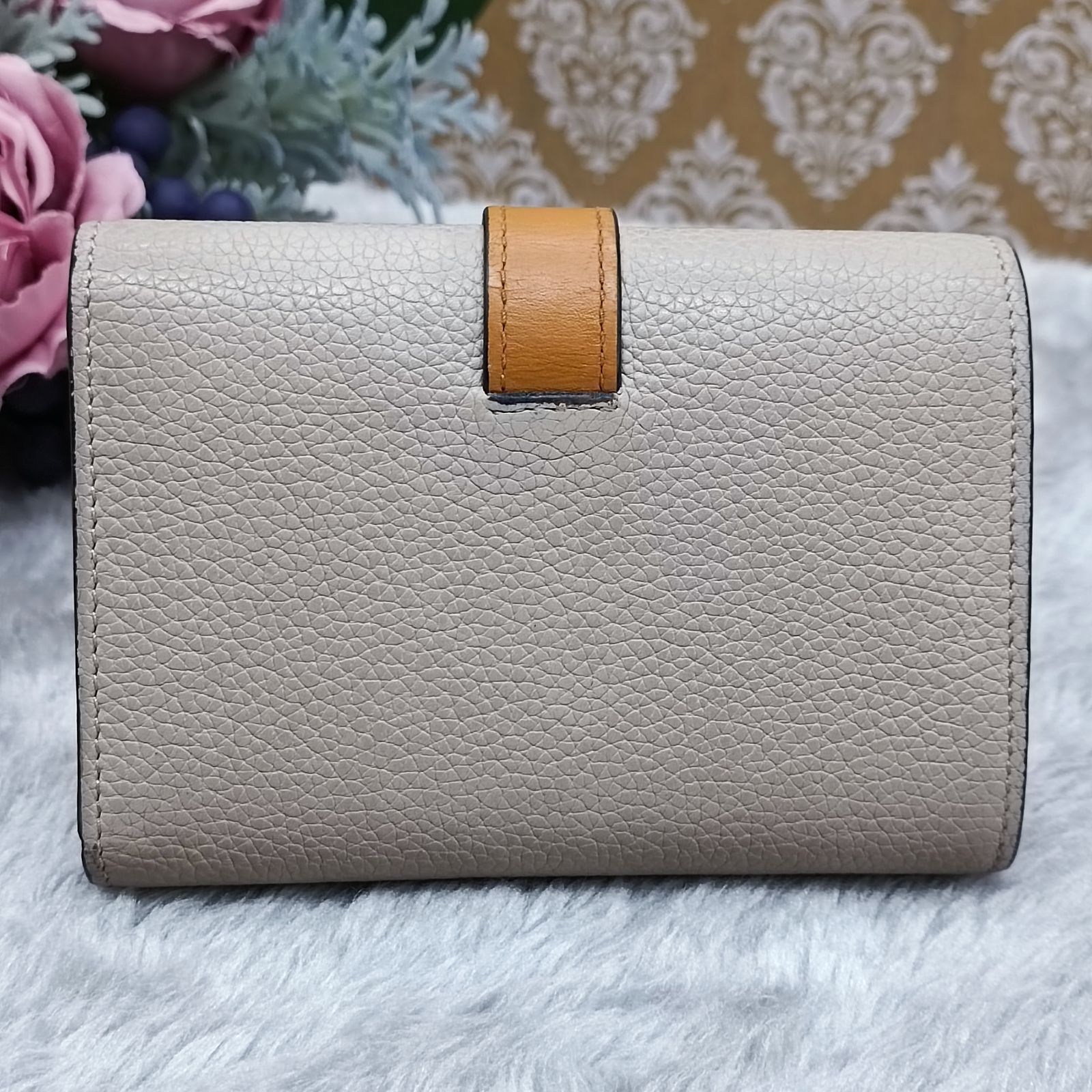【LOEWE 】三つ折り財布　コンパクトウォレット【保存袋あり】 LOEWE 】三つ折り財布コンパクトウォレット【保存袋あり】