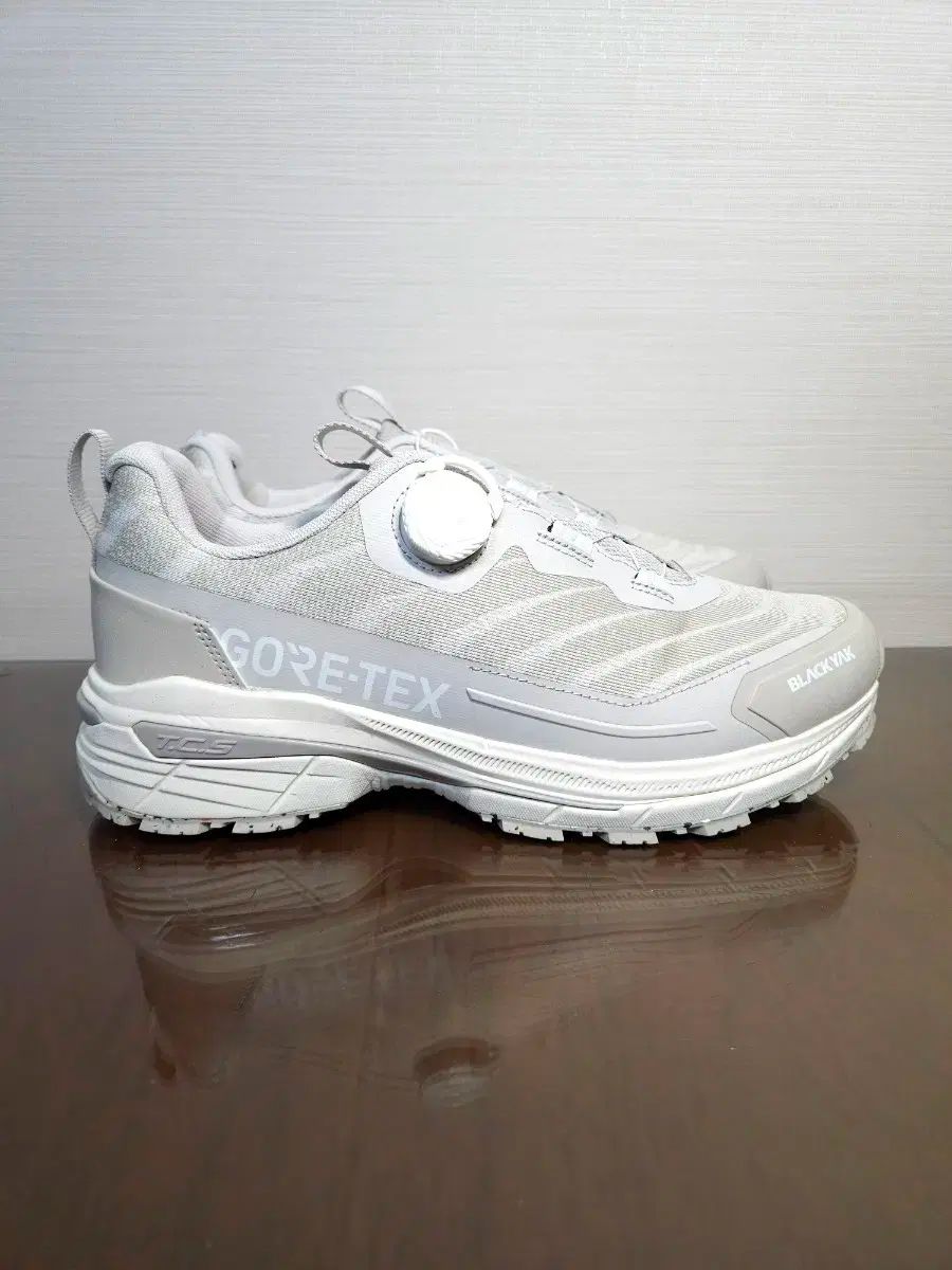 BLACK YAK ブラックヤク GORE-TEX ゴアテックス ボア ダイアル トレッキングシューズ 登山靴