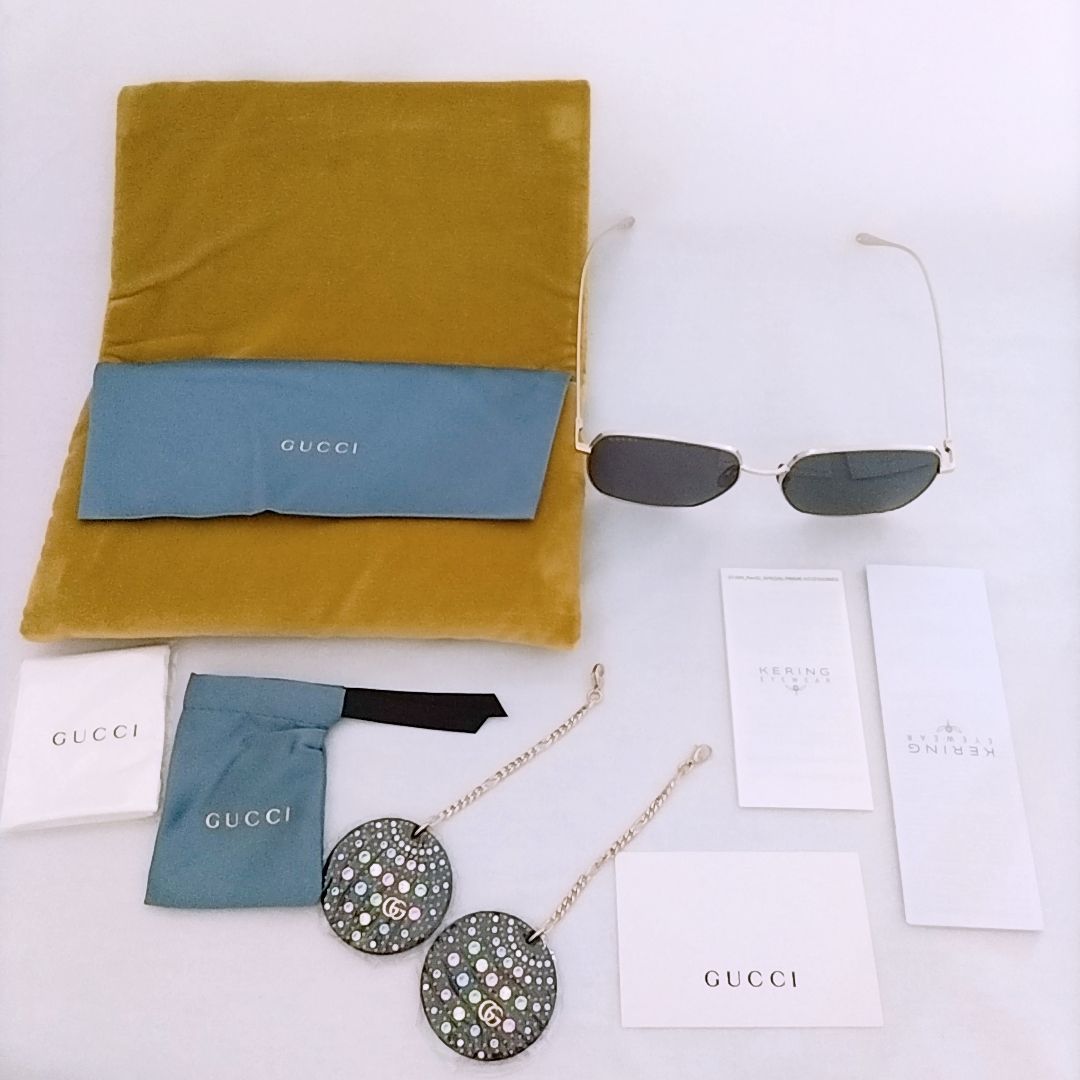 【送料,関税込】GUCCI サングラス GG1031S チャーム付き 新品未使用】GUCCI サングラス チャーム付き GG1031S グッチ