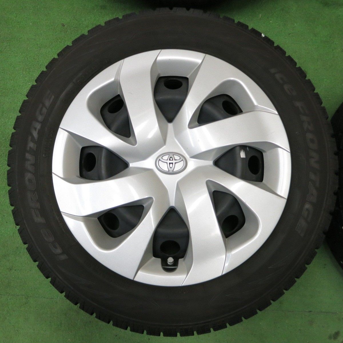 バリ溝　トヨタ　シエンタ　スタッドレスタイヤホイールセット バリ溝】トヨタ 170系 シエンタサイズ WEDS VELVA 15in 6J +48 PCD100