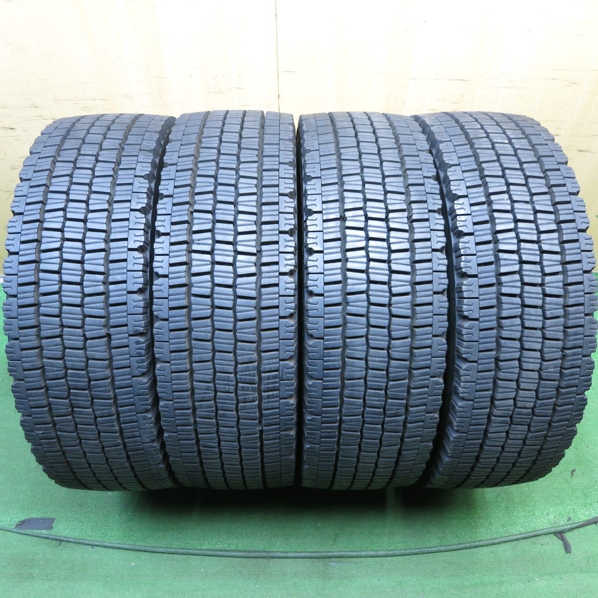 バリ溝!21年!9分☆トラック タイヤ 245/70R19.5 136/134J バリ溝!21年!9分☆トラック タイヤ 245/70R19.5 136/134J