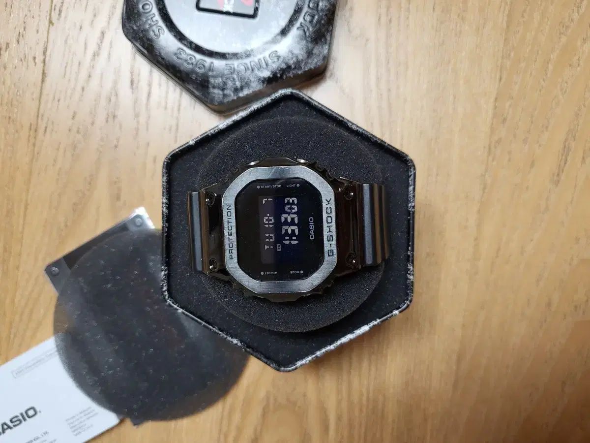G-SHOCK ジーショック 5600B ー 1DR メタルベゼル チュ ウジェ 時計