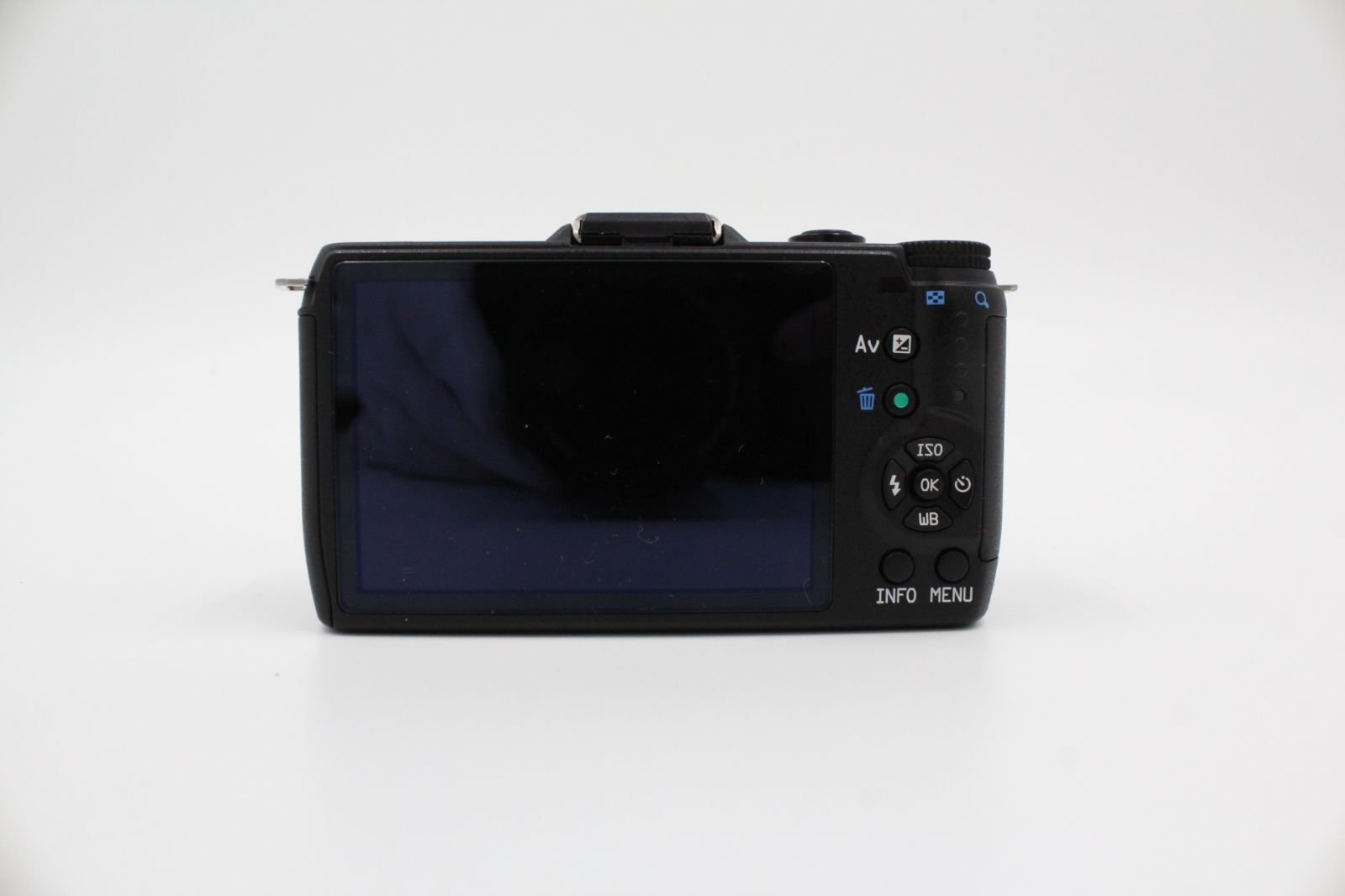 PENTAX - ＜＜シャッター数化粧箱&amp;充電器（社外品）付き！！＞＞【極美品】PENTAX ペンタックス Q7 02 レンズキット ブラック #LE2025030 シャッター数135回！！化粧箱&充電器（社外品）付き！！＞＞【極