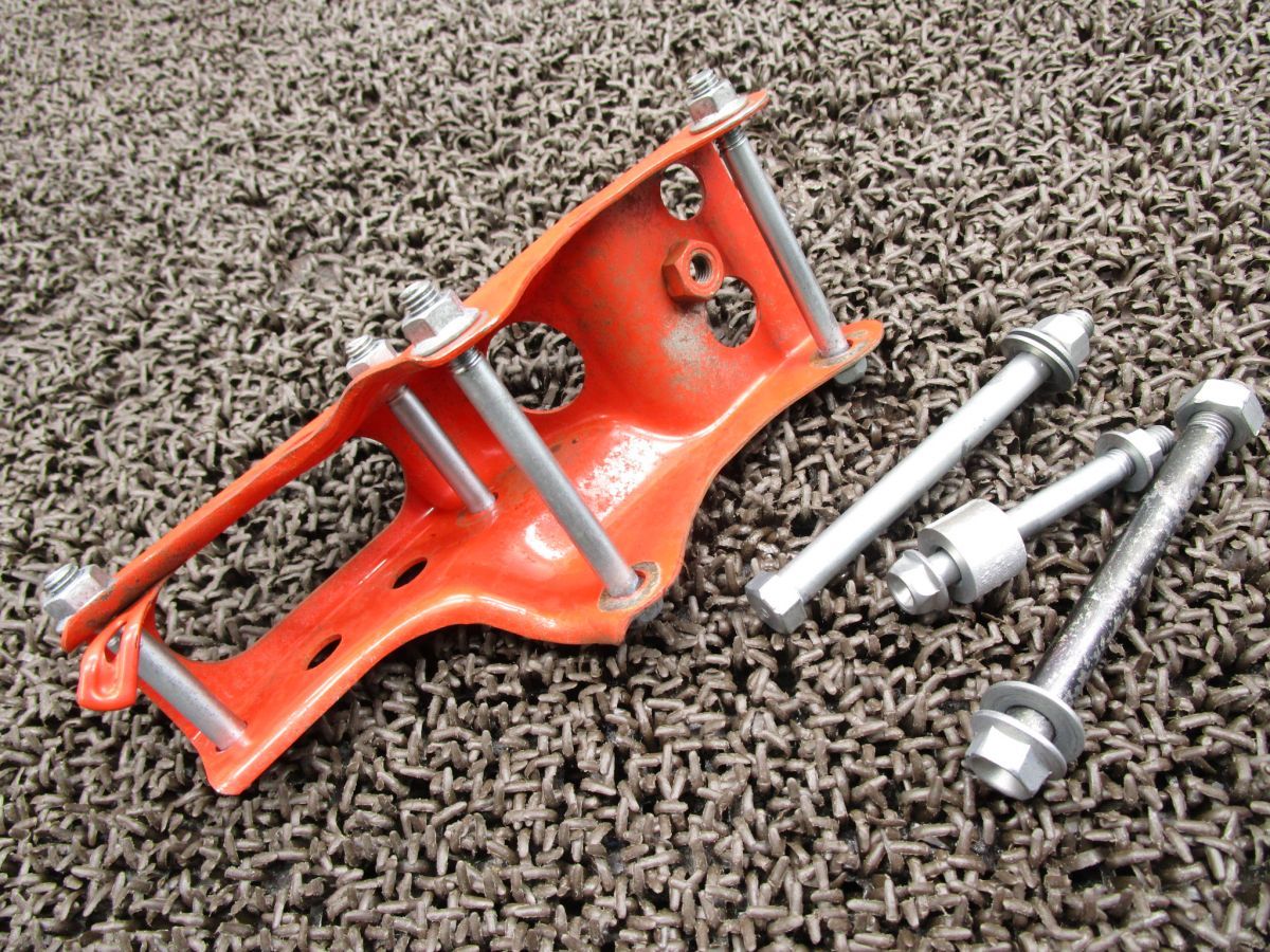 TLR200 工場 エンジンハンガー ○A2371！MD09 ホンダ 【 MD09E