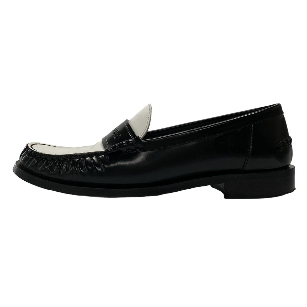 FERRAGAMO|SalvatoreFerragamo サルバトーレフェラガモ ローファー 8 D - 黒×白 レザー