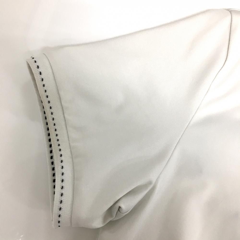 後ろセンターロゴ 袖口ステッチ