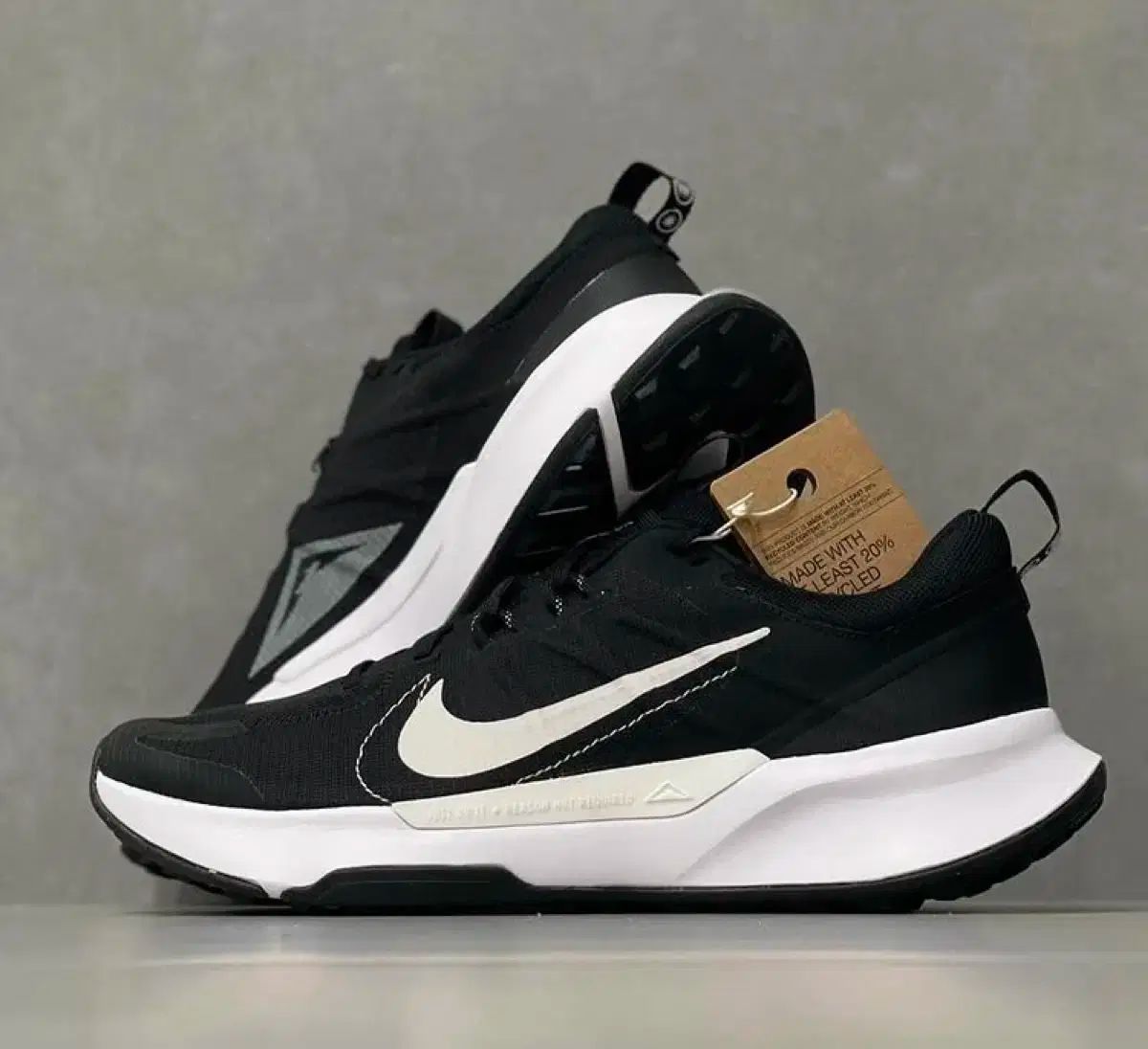270 NIKE