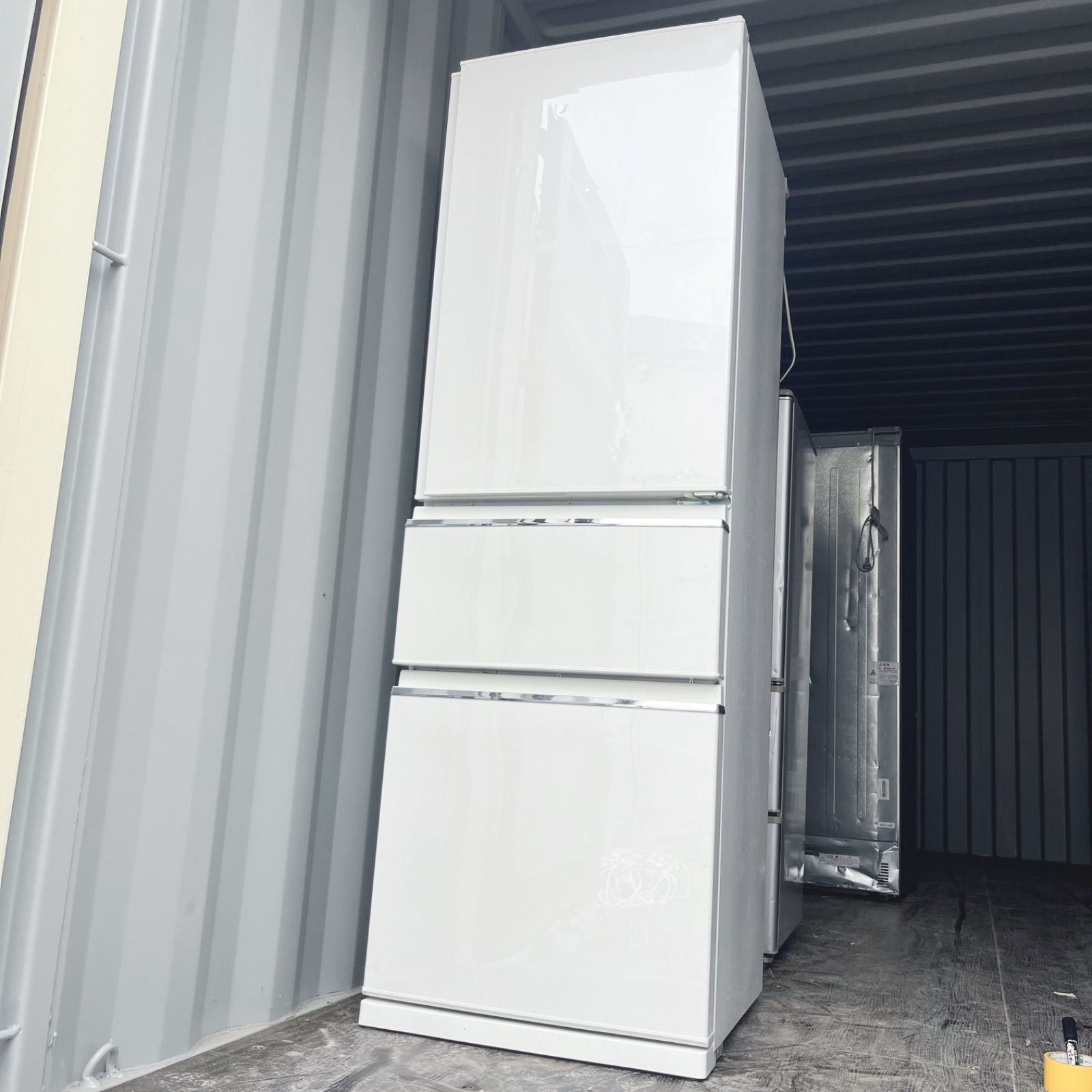 48取付無料!三菱自動製氷機搭載!高性能クリスタルホワイト3 48取付無料!三菱自動製氷機搭載!高性能クリスタルホワイト3