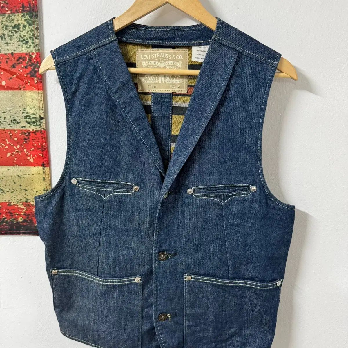 Vest J