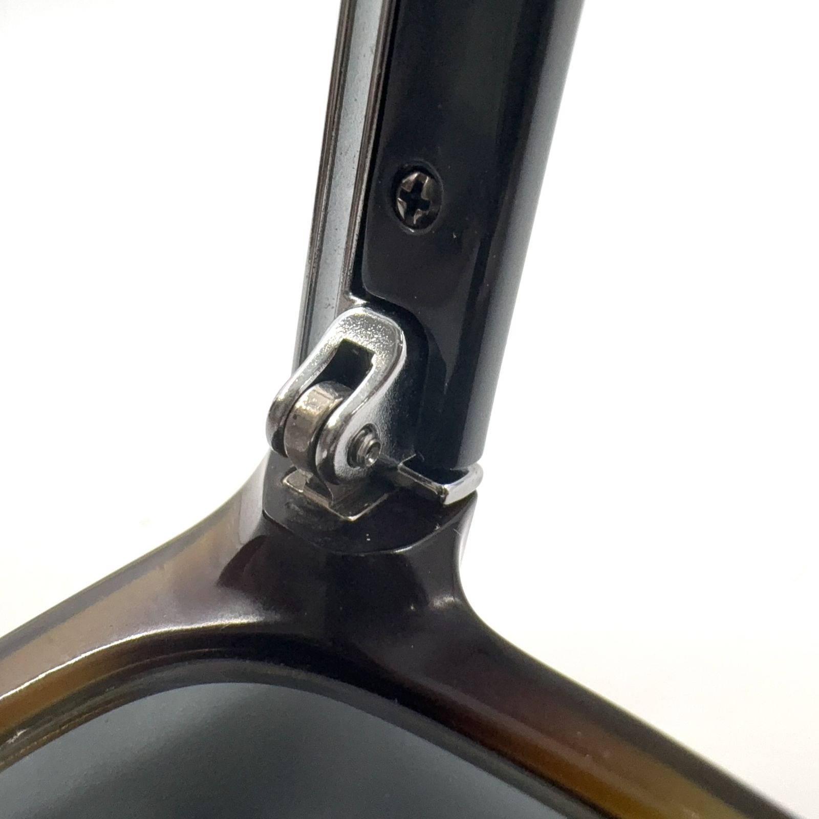 プラスチック グレー