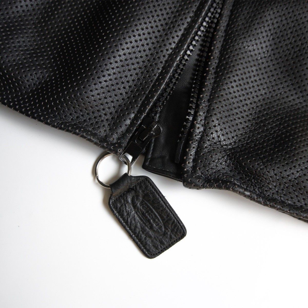 美品】 VANSON 【パンチング シングルライダースジャケット】L レザー