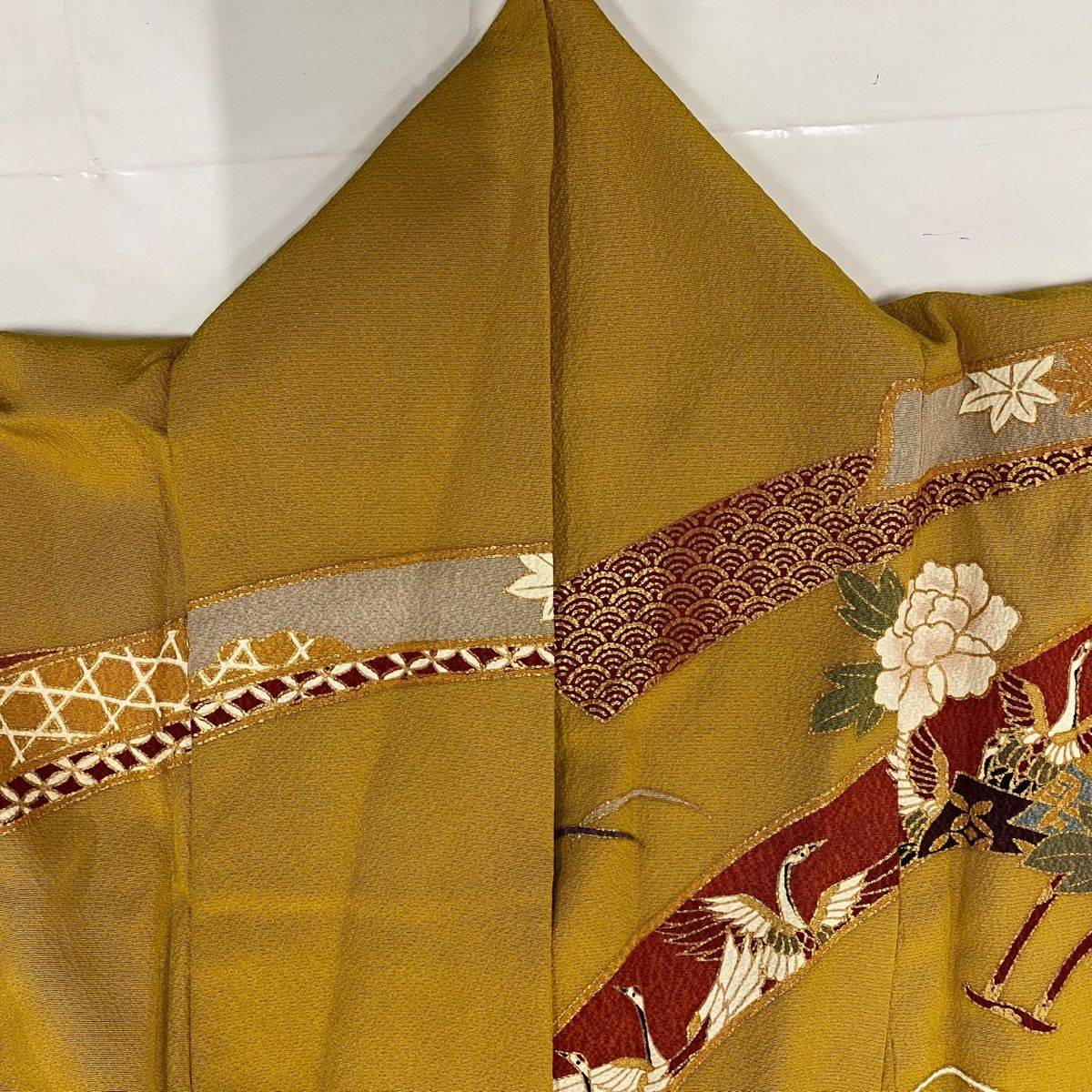 振袖☆成人式【正絹】☆身丈167 ☆黄土色系　★中古 振袖☆成人式【正絹】☆身丈167 ☆黄土色系 ☆中古