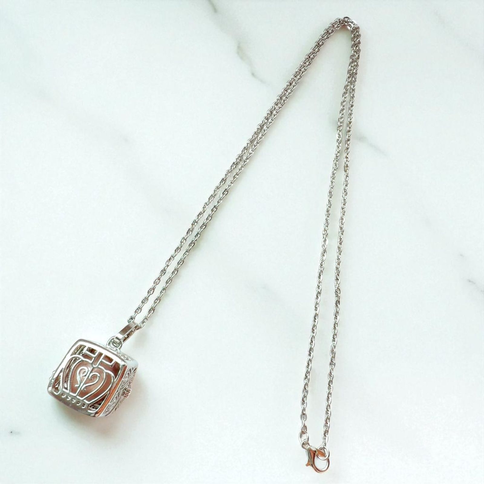 【ぜひ、お見逃しなく】 Y543 ユタが送念 王冠の音玉 人生をやり直す 清らかな鈴の音が闇を寄せ付けない 厄祓い 魔除け 厄除け 開運 ガムランボール ネックレス ユタ 玉城陽 お守り ミュージックボール 沖縄 お守り おまじない ロング ネックレス ペンダント ハート 強力