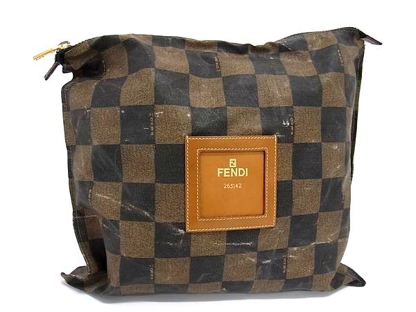 FENDI フェンディ ペカン柄 ブロックチェック PVC クラッチ