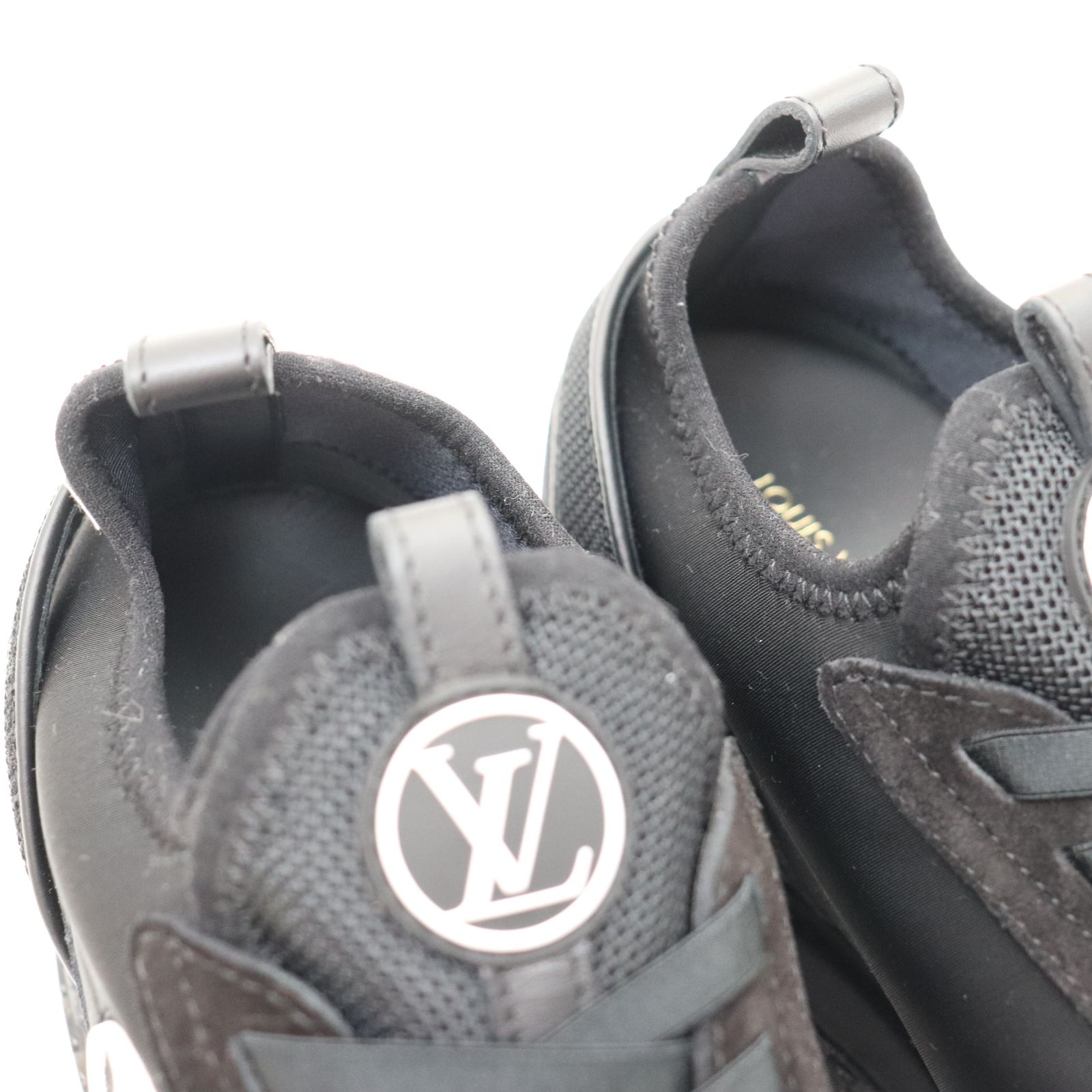 ITUTM6AN7QKG 未使用 ルイヴィトン ランアウェイライン スニーカー LV 