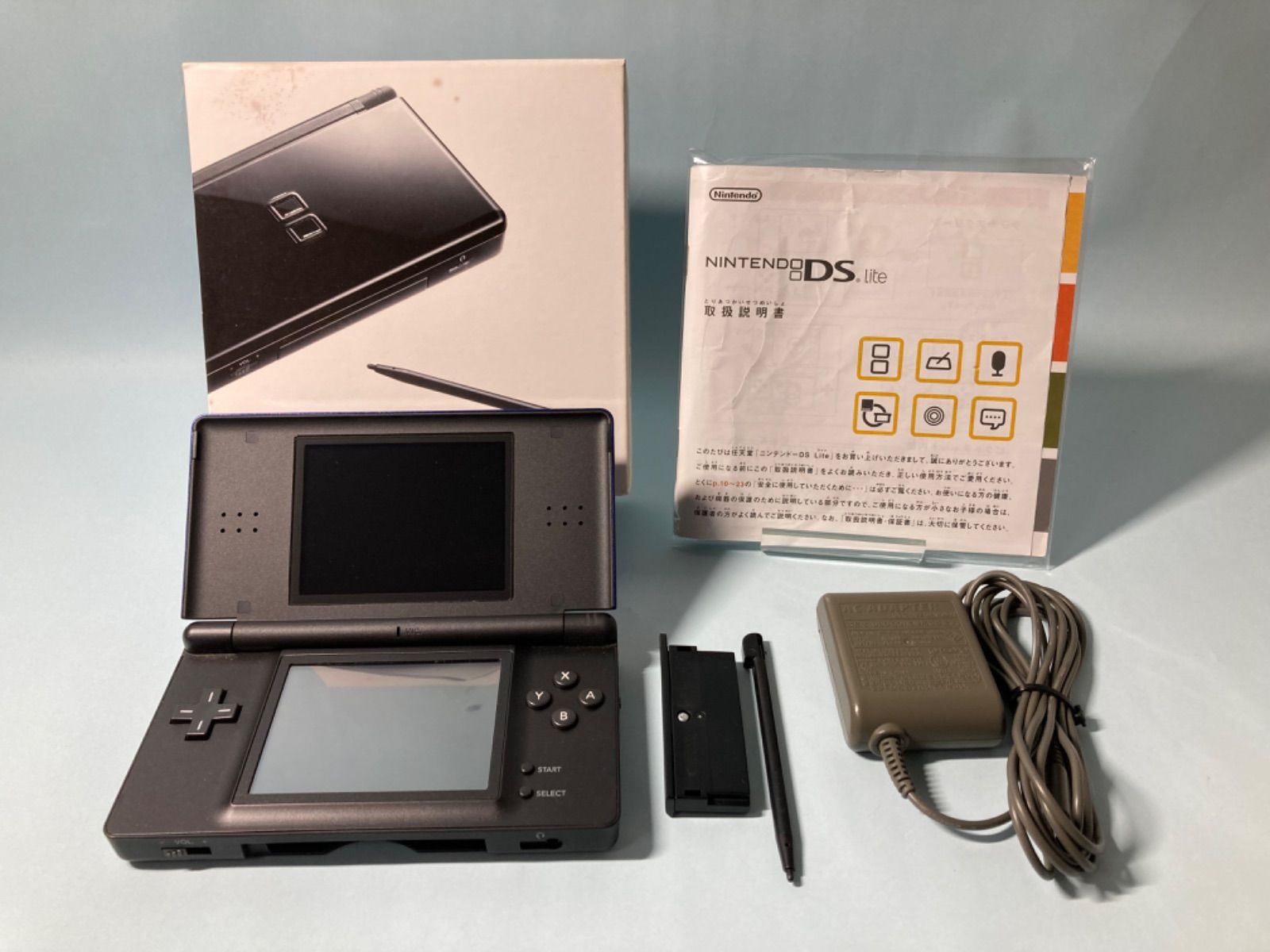 レア】DS Lite 本体&ポケモン ホワイト＋ホワイト2＋サファイア＋