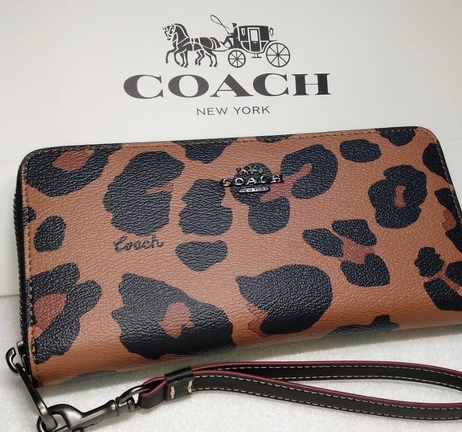 上品なスタイル COACH コーチ 長財布 レオパード柄 ロングジップ