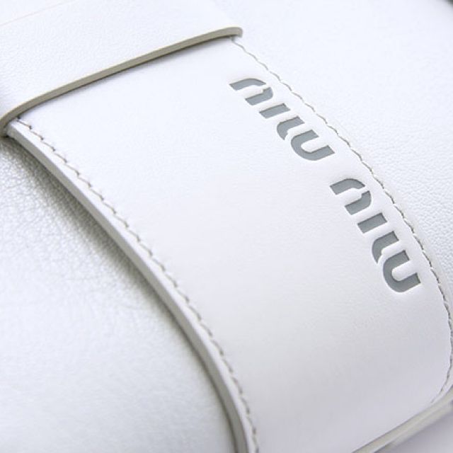中古 美品】ミュウミュウ miumiu ハンドバッグ マドラス レザー