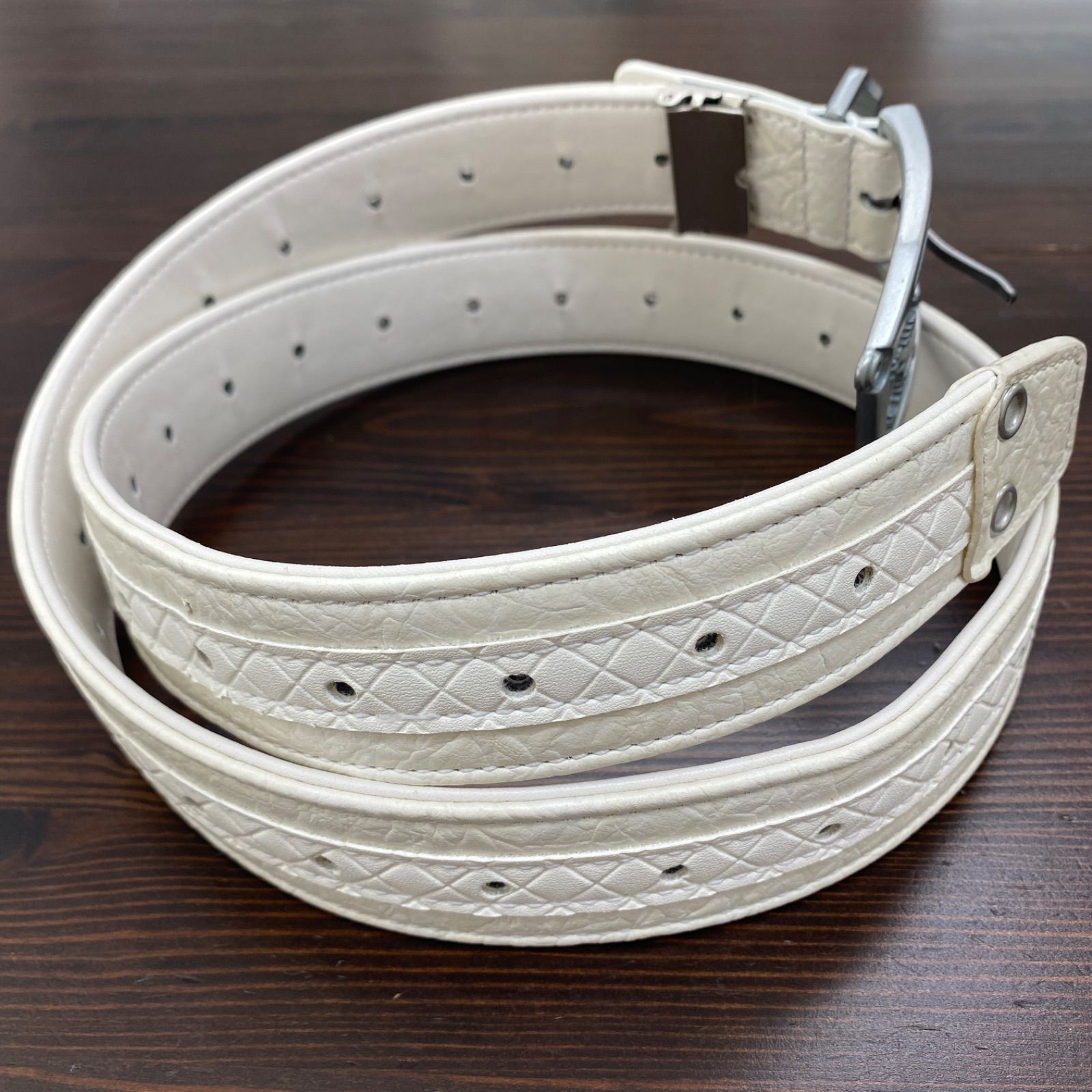 【美品】OAKLEY オークリー　ベルト　スカル　ホワイト　レザー　パンチング オークリー（OAKLEY）（メンズ）ゴルフ スカル ベルト 16.1