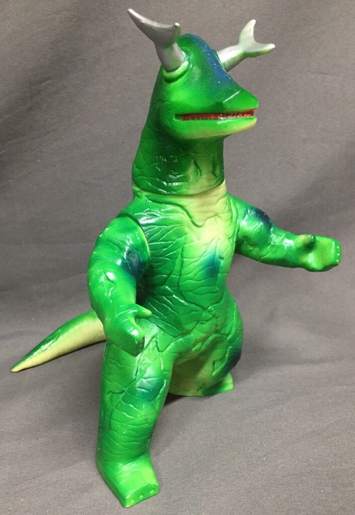 バンダイ