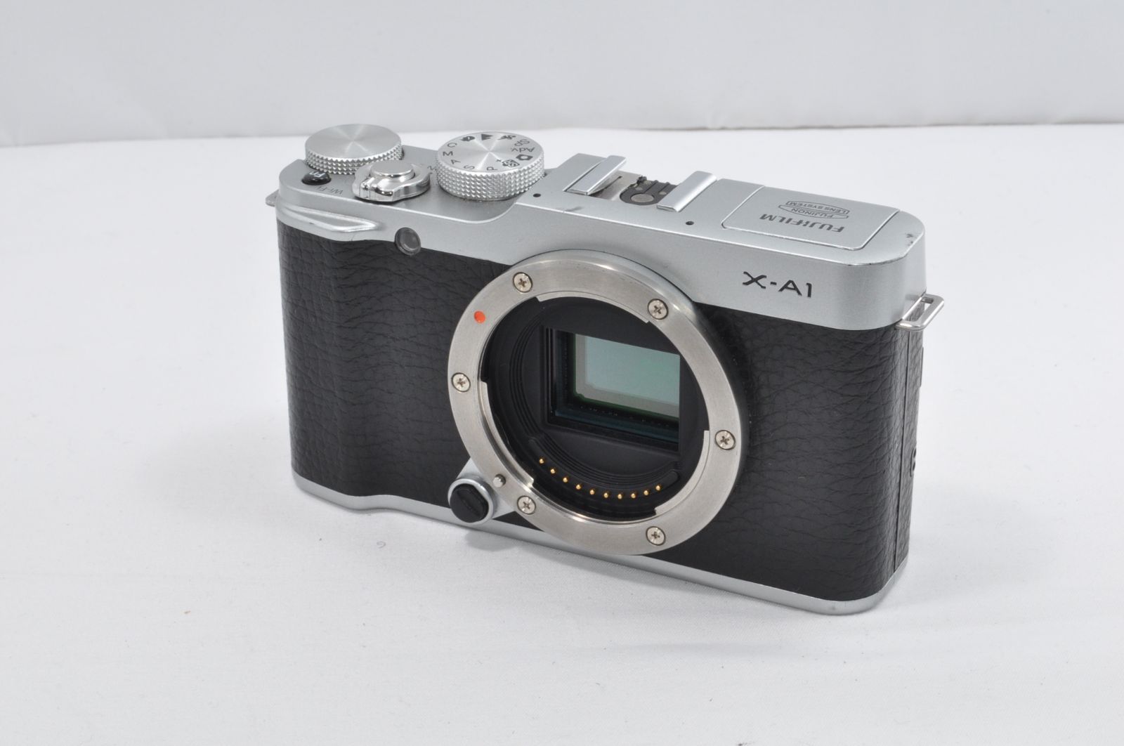 FUJIFILM フジフィルム X-A1 シルバー レンズなし 富士フイルム FUJIFILM X-A1 ボディ 価格比較 - 価格.com