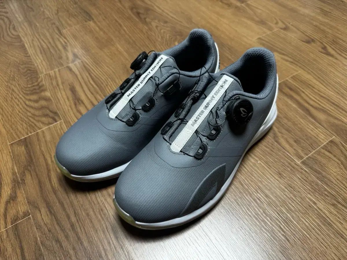 マスターバニーエディション ゴルフシューズ グレー 265