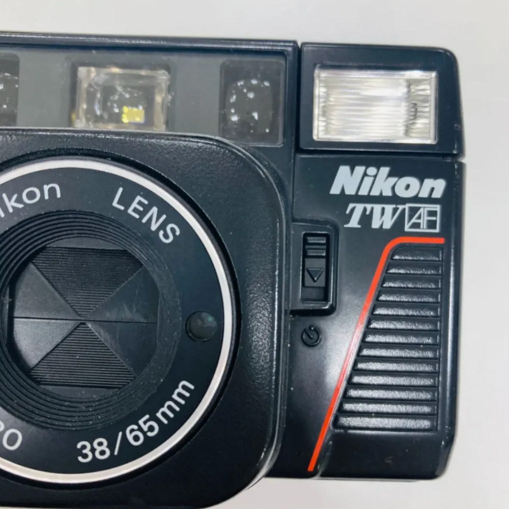 Nikon ニコン L35 AF コンパクトフィルムカメラ ジャンク A【ジャンク】Nikon ニコン L35TW AF フィルムカメラ コンパクト