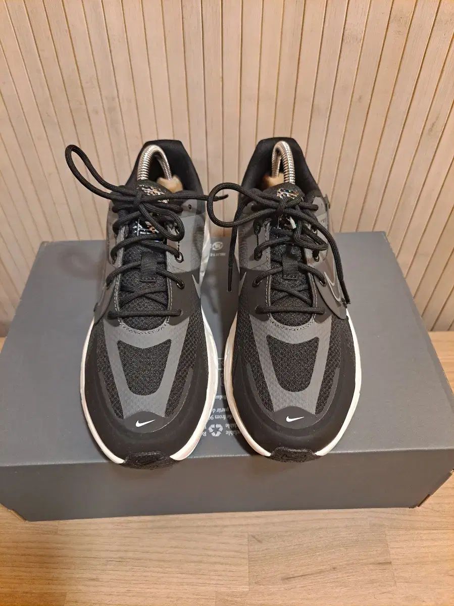 NIKE ナイキ ディアラプト 2025 黒 スニーカー 240 サイズ