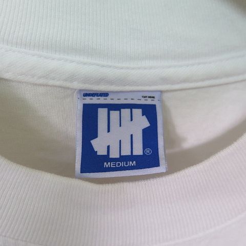 UNDEFEATED 長袖
